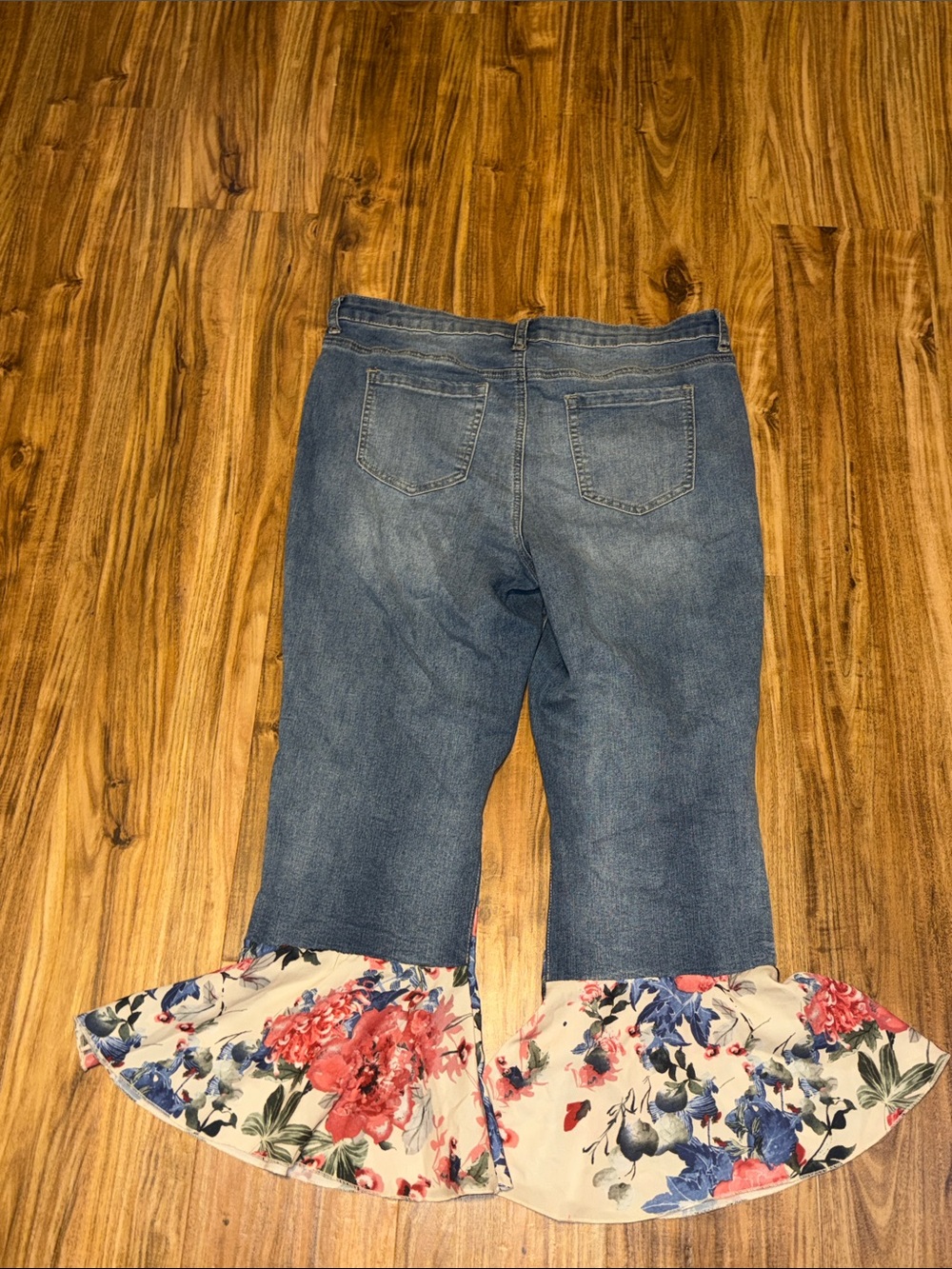 Versona women 33 XL 16 Blue Jeans boho cream floral flounce flare hem ankle crop - Picture 4 of 7